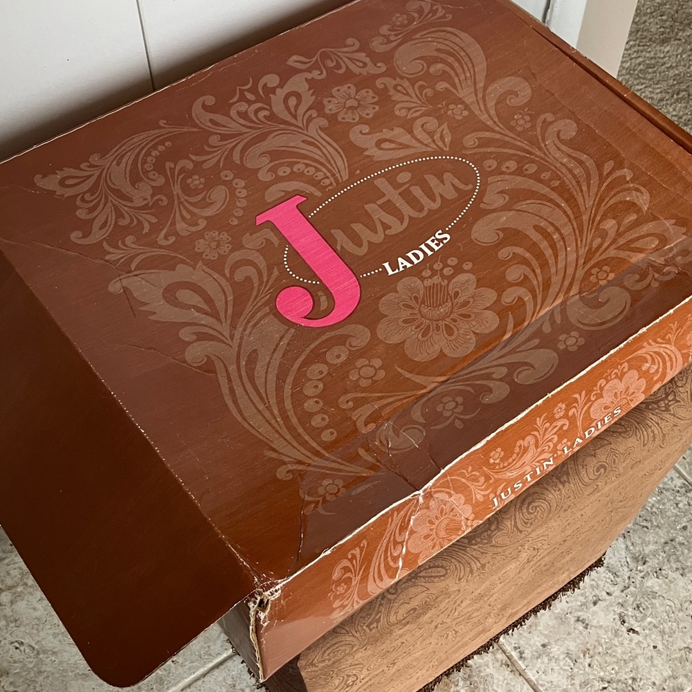 Women’s Justin 13 “ western boots . Brown Sophia style L4341 size 7 B - Picture 7 of 7